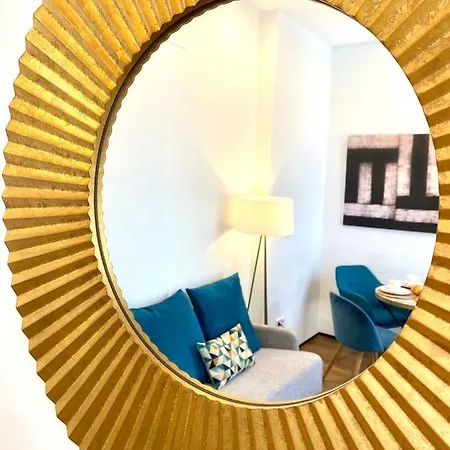 Magnificent Double Bedroom At Santa Cruz Apartment Seville