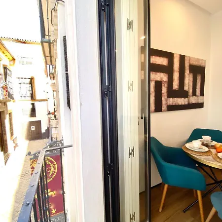 Apartment Magnificent Double Bedroom At Santa Cruz Seville