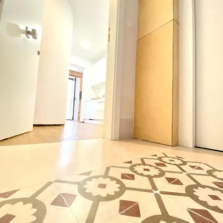 Apartment Magnificent Double Bedroom At Santa Cruz Seville