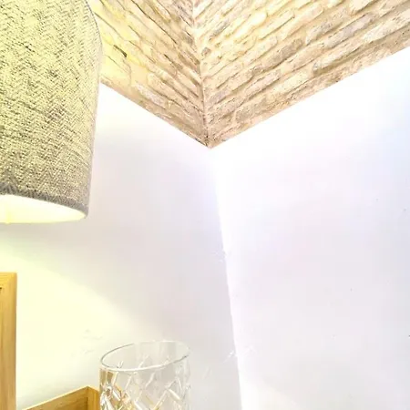 Magnificent Double Bedroom At Santa Cruz Apartment